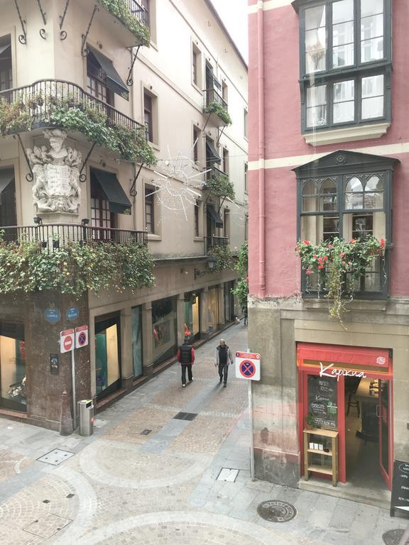 Pension Aliciazzz Bed And Breakfast Bilbao Exteriör bild